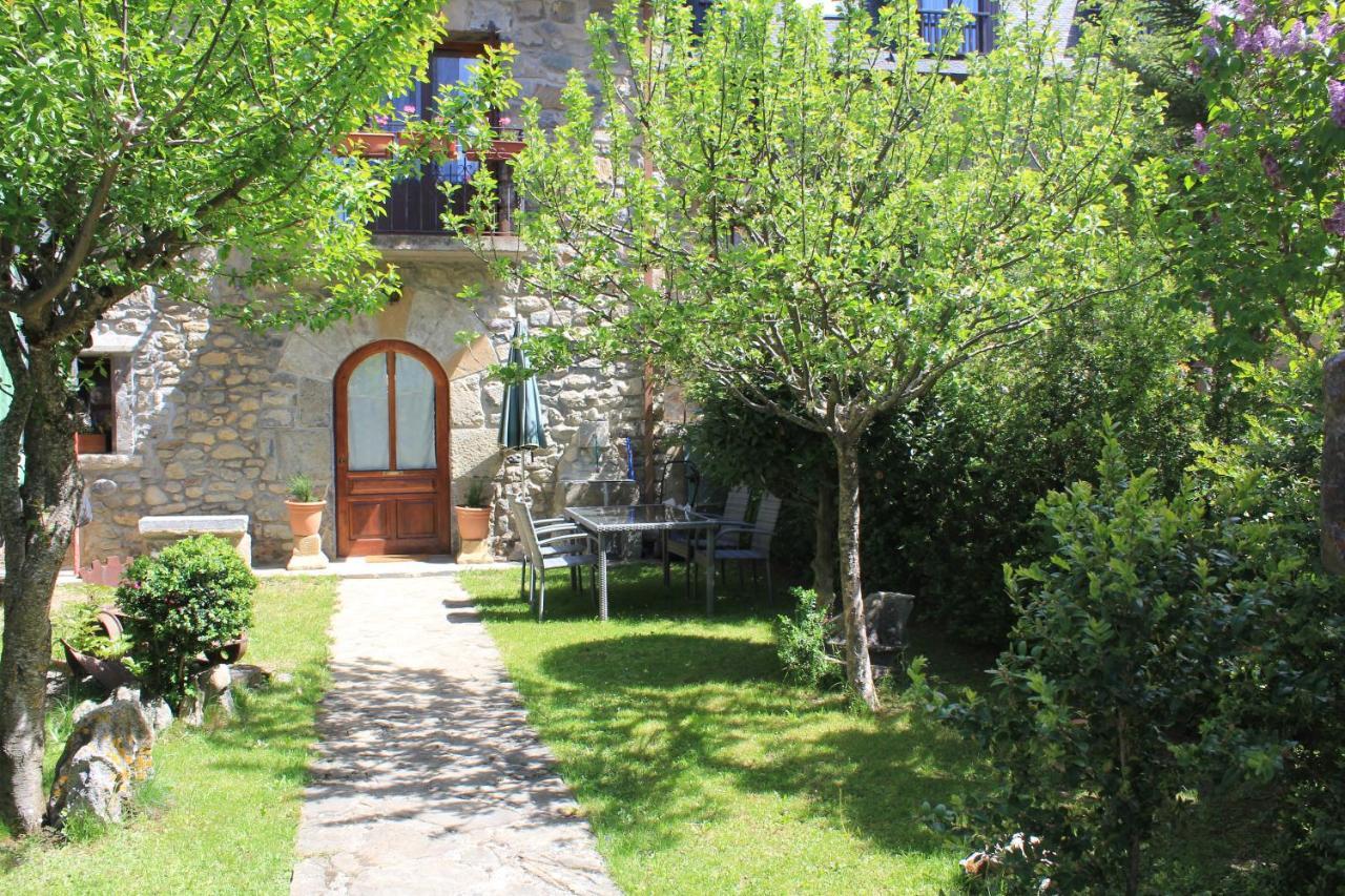 Apartamento Con Jardin Casa Mendiluce El Pueyo de Jaca Exterior photo